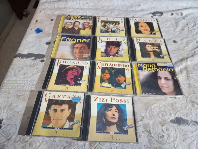 CDs variados.  Valor unitário 