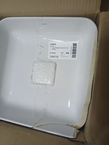 Cuba quadrada com avaria