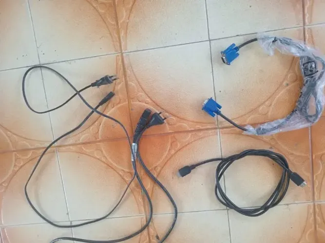 vende-se cabos e conversores dvi, rca avi, rede, sata, hdmi, vga, de força de pc e tv etc