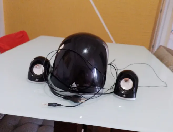 caixas de som para PC da marca Clone.