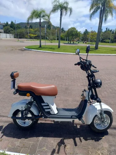 ? Scooter Elétrica 1000W - Semi-nova, Branca, em Perfeito Estado!<br>