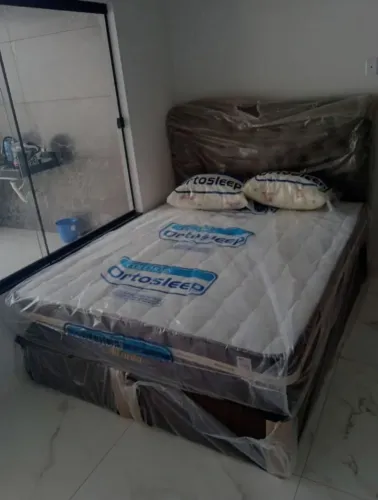 Cama Queen. Com cabeceira Frete grátis+ brinde