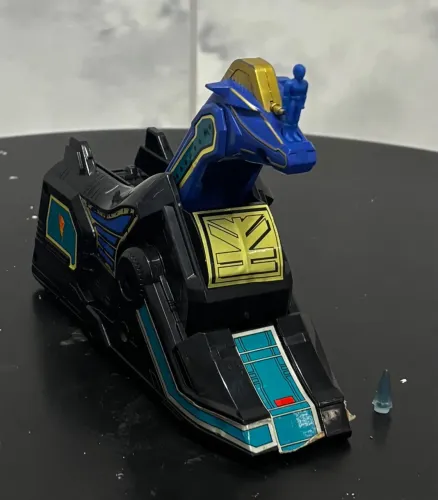 Unicórnio Thunder Zord