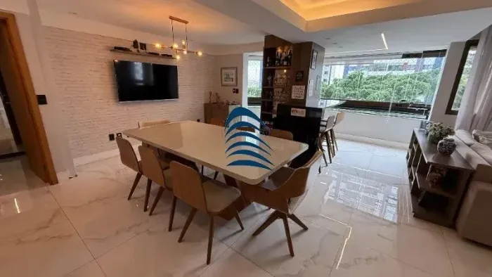 Apartamento a Venda no Caminho das Árvores ?Porteira fechada com exceção da mesa com as ca