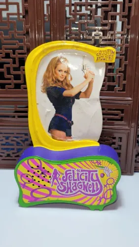 BASE COM SOM E ACESSÓRIOS MCFARLANE AUSTIN POWERS FELICITY SHAGWELL