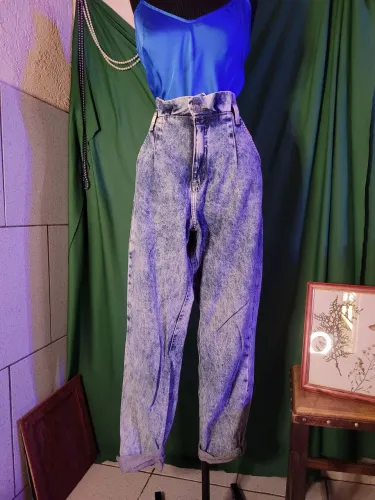 Calça mom