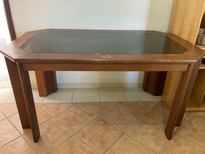 Mesa de Madeira com Vidro