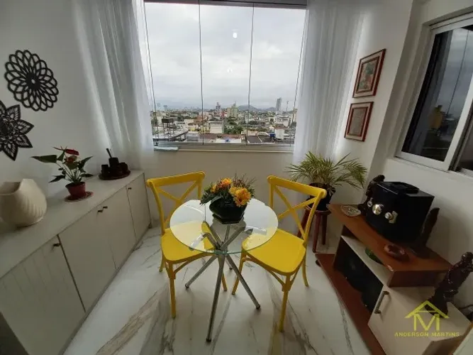 2 quartos no miolinho  de Itapuã , prédio com elevador