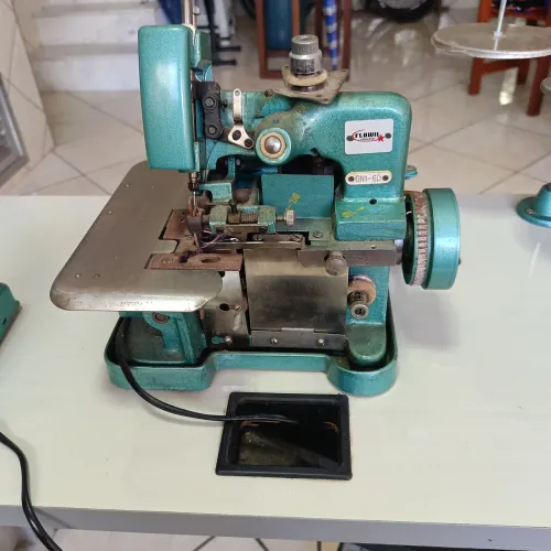 Máquina de Costura Overlock Semi industrial Flawil GN1-6D