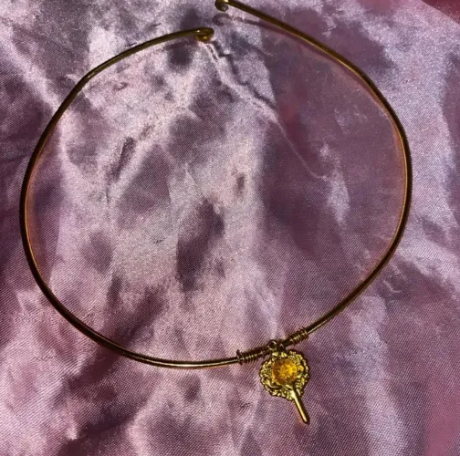 Colar Dourado de Chave ? 70,00