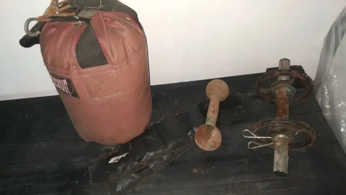 Kit de musculação - Saco de Pancada, Halteres e Barra