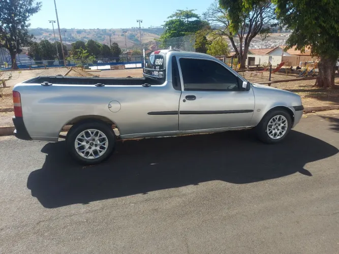 Courier a venda *,carro muito conservado,R$25.000,00