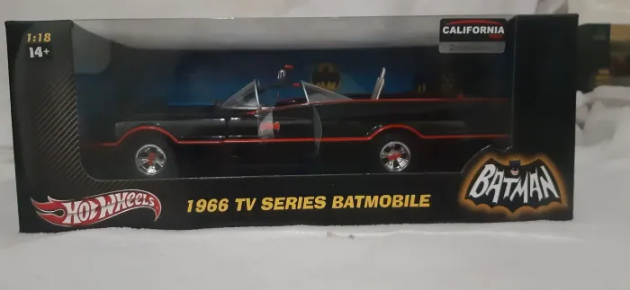 Hot wheels batmovel 1966 1/18