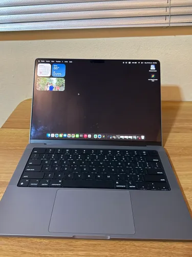 MacBook Pro 14 M5 semi-novo na garantia