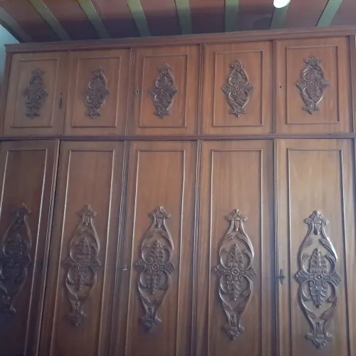 Guarda roupa antigo 10 portas 08 gavetas 