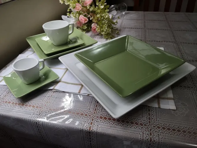 Aparelho jantar em porcelana 41 peças