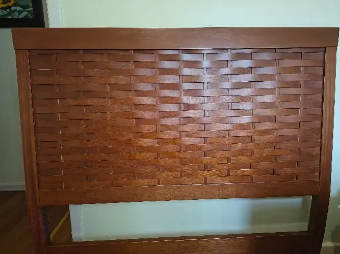 Cabeceira de Cama de Casal em Madeira: charme, conforto e elegância para o seu quarto!