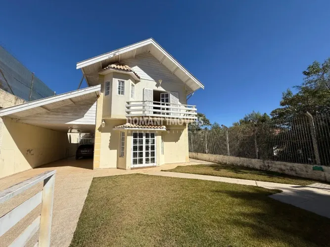 Casa Super Completa com 05 Suítes na Região da Floresta Negra - Campos do Jordão/SP