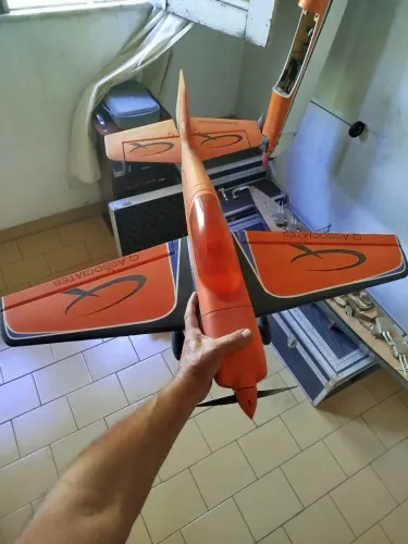 Aeromodelo Sbach acrobático pylon race