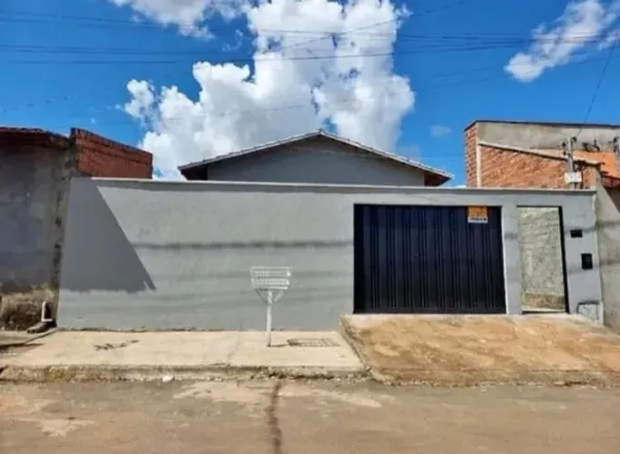 VENDO CASA NO NOVA CIDADE, PRÓXIMO A AVENIDA NEPAL.