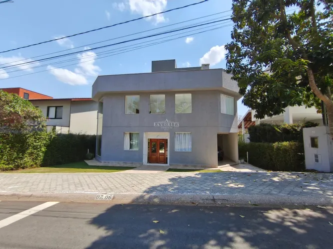 Oportunidade! Casa 3 Quartos, 4 Banheiros, 4 Vagas - Condomínio Completo