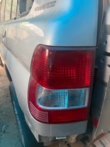 Lanterna traseira esquerda Pajero Tr4 original