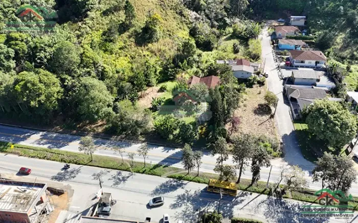 Terreno de frente para a BR 282 em Águas Mornas