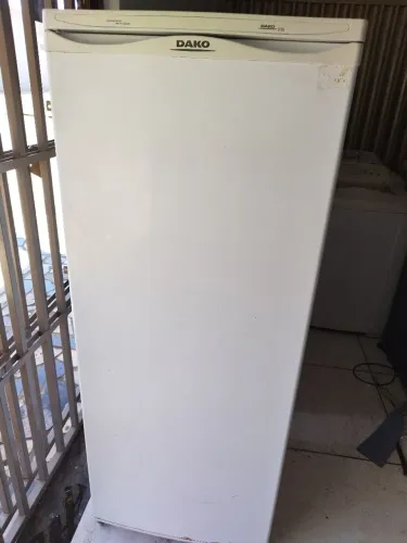 Geladeira Dako 300 litros
