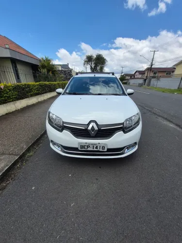 Renault Logan Dynamique Hi-flex 1.6 8V 4P 2015