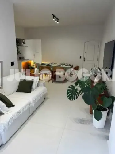 Apartamento : / Residencial / Copacabana