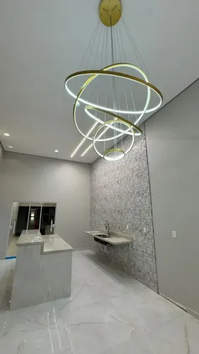BELÍSSIMA CASA TÉRREA NOVA COM 3 SUÍTES COM CLOSET