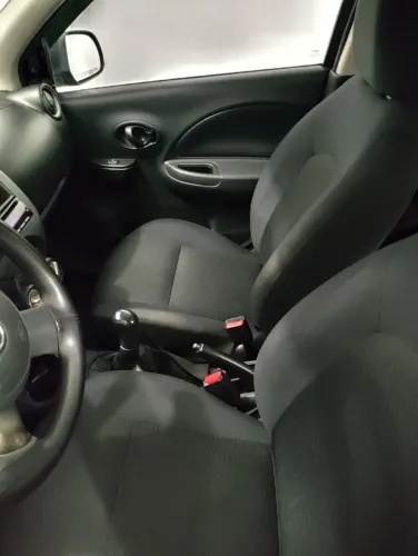 Nissan March 1.0 16V Flex Fuel 5P 2013