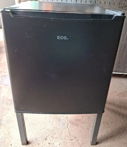 Frigobar EOS<br>47 Litros<br>127v<br>R$490,00