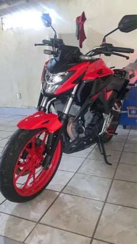 Moto CB 300F Twister com abs. 