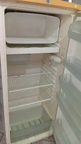 Vende -se Geladeira