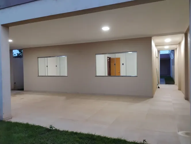 Imóvel para venda próximo a pista de eventos no bairro do Aeroporto Velho.