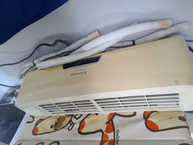 Vende-se Ar condicionado Electrolux Carrier 9000 BTUs 