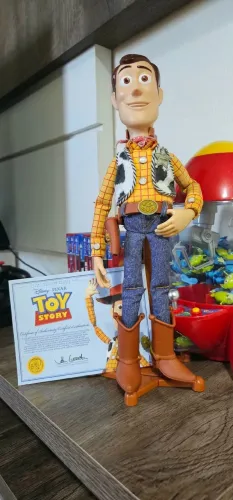 Toy Story - Woody white collection (LEIA A DESCRIÇÃO)
