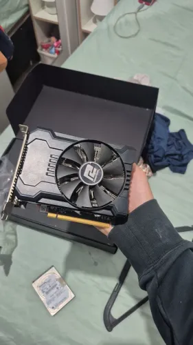 Placa de Vídeo PowerColor Radeon RX 550