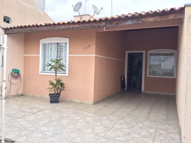 Casa 2 Quartos com Terreno na Frente e Fundos - Afonso Pena
