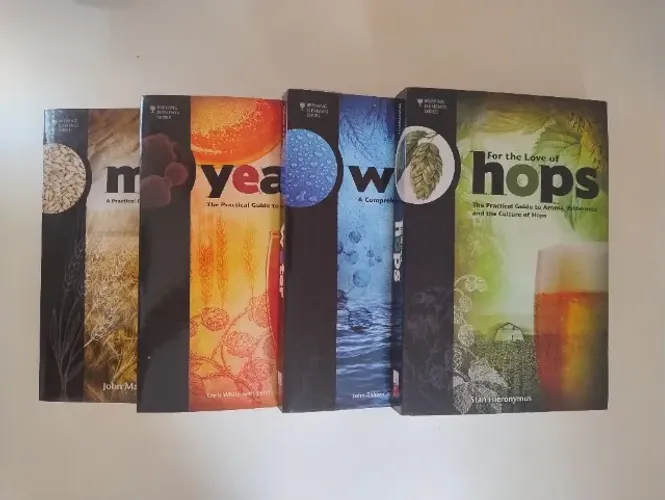 Coleção Brewing Elements Series (4 livros) em inglês - Malte, Levedura, Água e Lúpulo