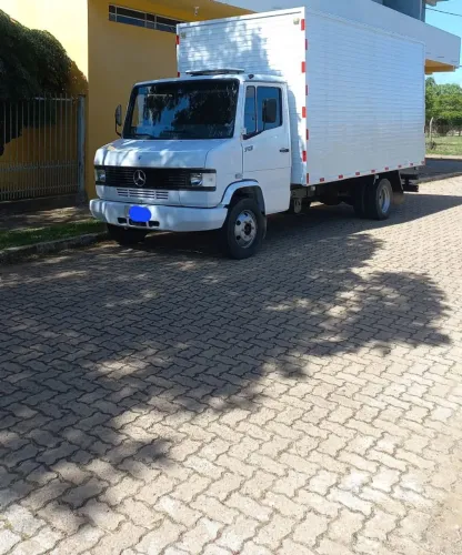 Mercedes 710 2001 baú