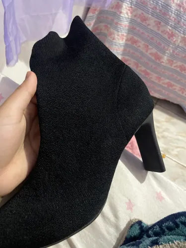 bota preta de salto
