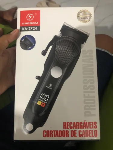 Vendo máquina de cabelo nova só foi usada 1 vez (valor,150)