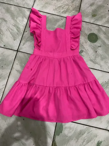 Desapego menina veste 6 a 8 anos, os dois por 30,00 reais 