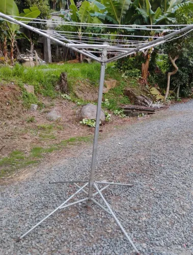 Varal de roupas de chão