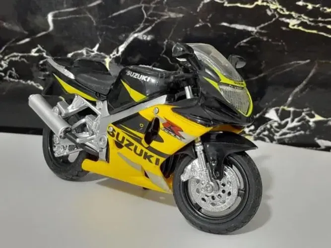 Suzuki Gsx R600 1998 Maisto 1/18