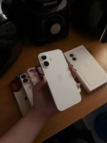 iPhone 16 normal