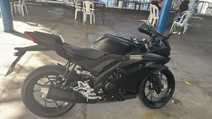 Vendo Yamaha  R15 2026 PRETA FOSCA, 3 MESE DE USO, ZERADA.
