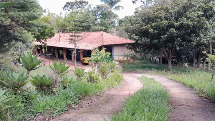 Sítio em Liberdade MG ,17,5 hectares , com ótima casa , nascente , ótimo acesso , muita pr